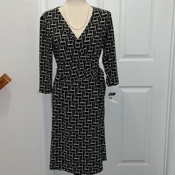Chaps Geometric Vneck Skirt Overlap Dress - Picture 1 of 9